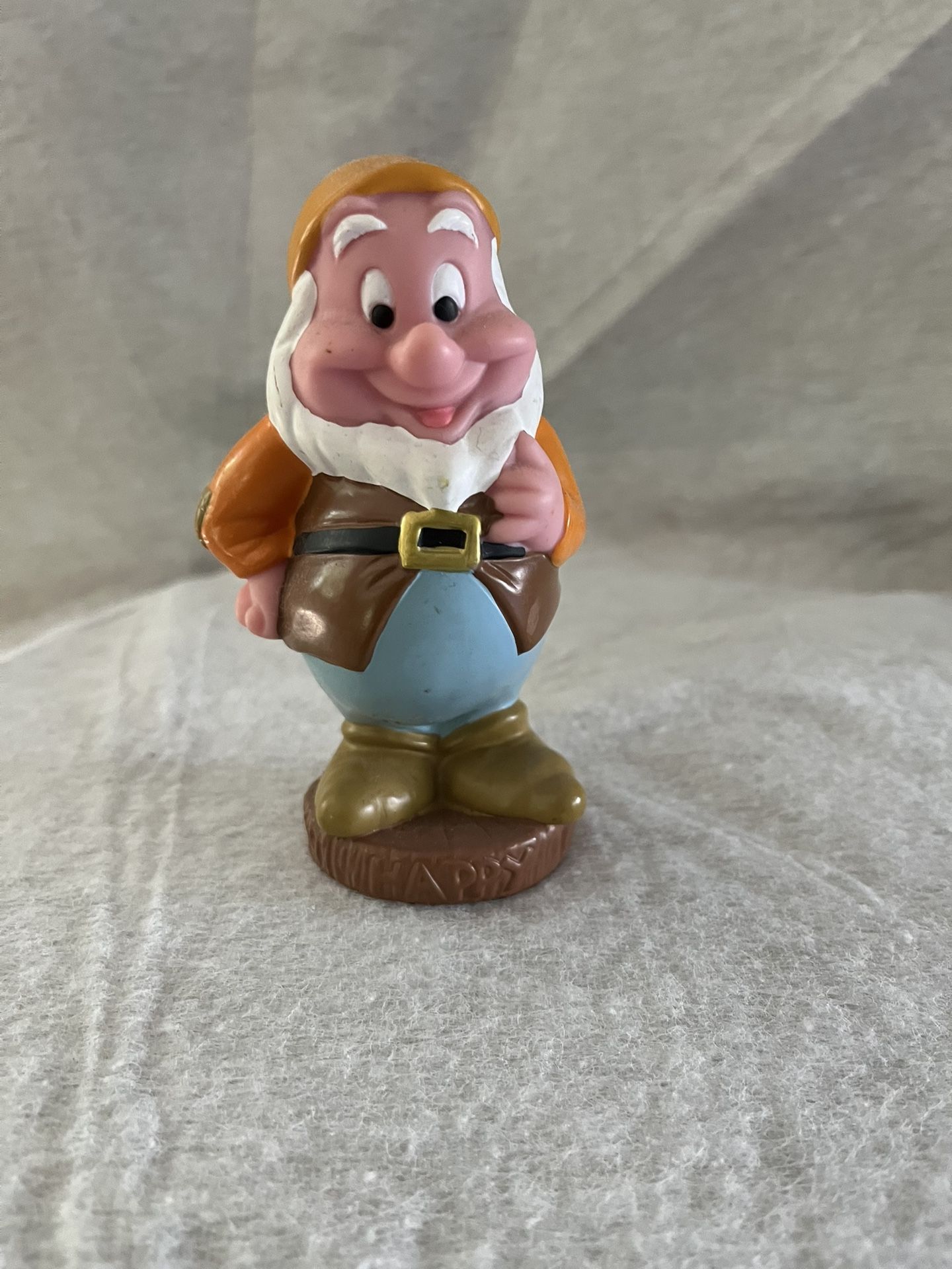 7 Dwarfs “Happy”