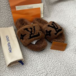 Genuine Louis Vuitton Paseo Slides