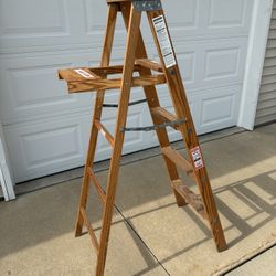 5ft Ladder In Very Good Condition 