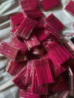 Spoolies for eyelash extensions