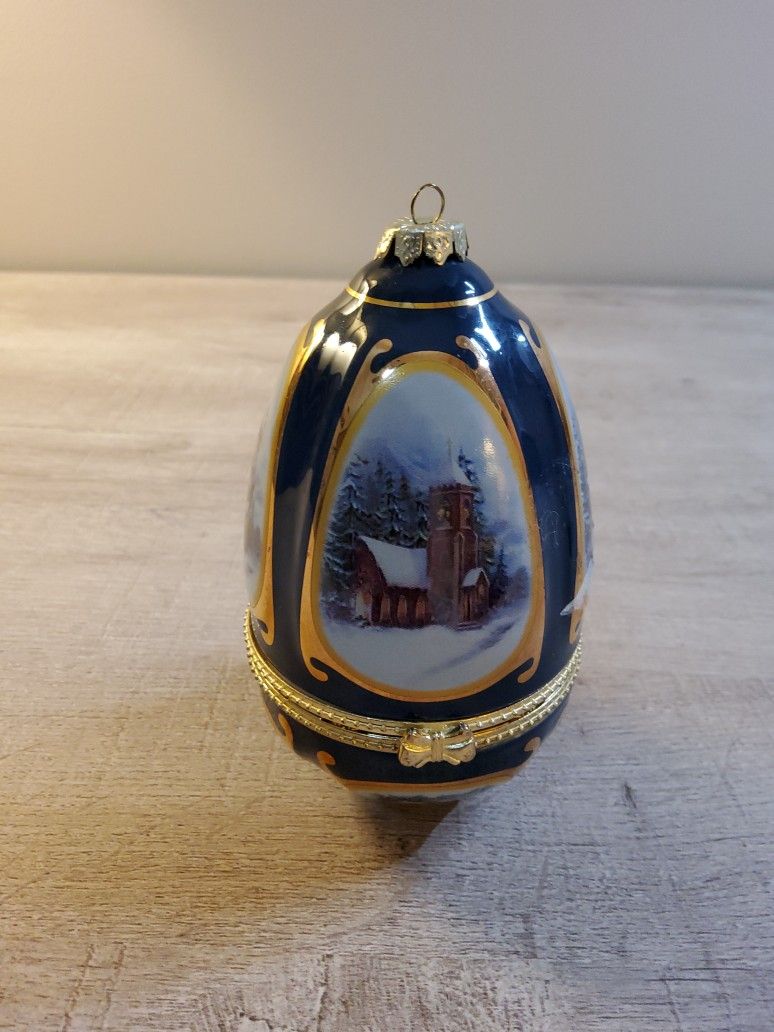 A Cute Egg For Your Tree It Plays Music . Size . 5"× 2" .