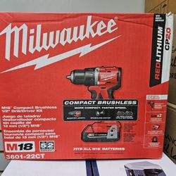 NEW Milwaukee M18 Brushless Gen-2 Compact Drill Kit With 2 Batteries