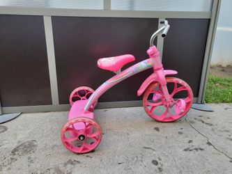 Hello kitty tricycle