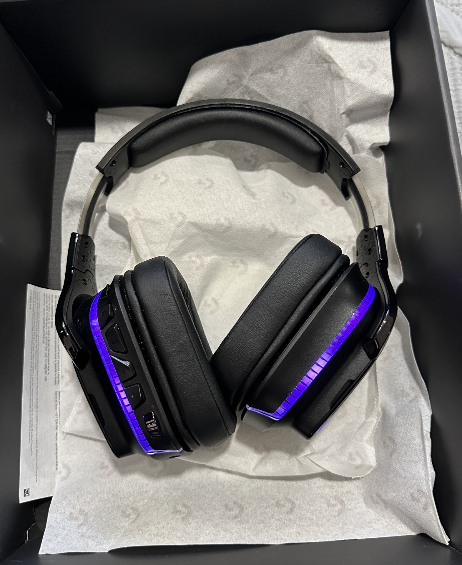 NEW- Logitech - G935 Wireless Gaming Headset for PC. (black)