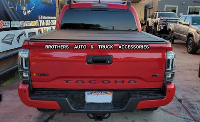 Tonneau Cover Flush Bed Cover Tri-Fold Bakflip MX4