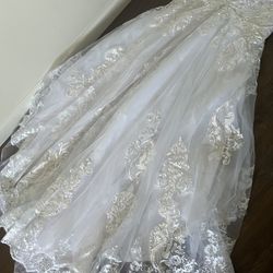 Wedding dress