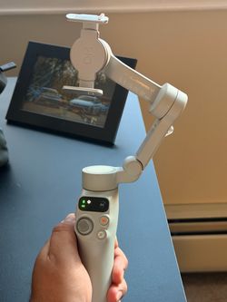 DJI - Osmo Mobile 7 Smartphone 3-Axis Gimbal Stabilizer - Gray