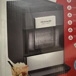 Frigidaire Crunchy Chewable Ice Maker