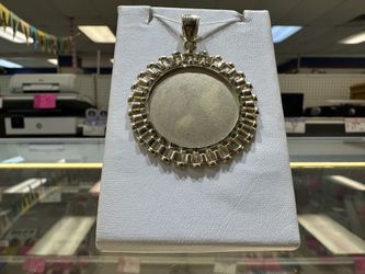 10k Circle Pendant FCP229