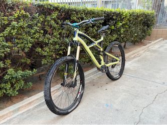 Specialized Enduro M5 – Full Suspension 160mm – Size Large – Dropper Post