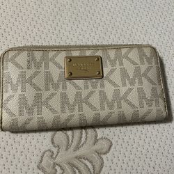 MK wallet 