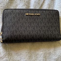 Michael Kors 35F8STVW9B Women's Jet Set Travel Multifunction Phone Wallet 