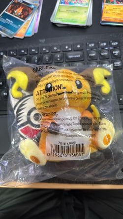 Pokemon Center - Raichu Sitting Cuties Plush - 6 In.