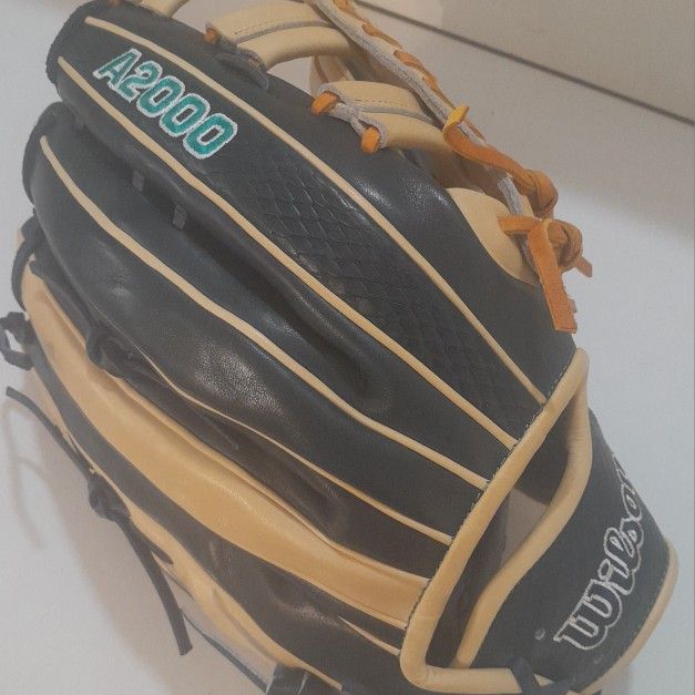 Wilson A2000 J. Rodriguez  Pro-Model Baseball Glove