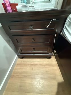 Solid wood complete king size bedroom set