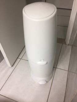 Pampers trash