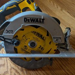Dewalt Saw