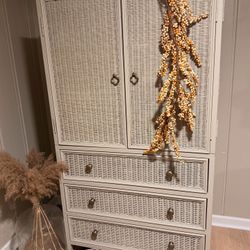 Refinished Hutch- Free Delivery In Metro 