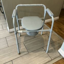 Comode Chair