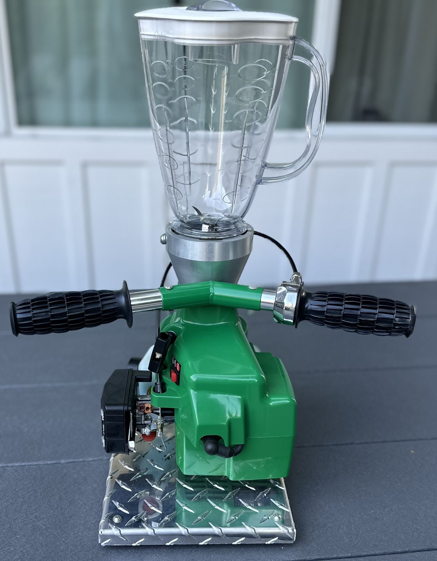 BRAND NEW BLENDERBLASTER OUTDOOR GAS POWERED MOTORCYCLE HANDLEBAR THROTTLE CONTROLLED BLENDER