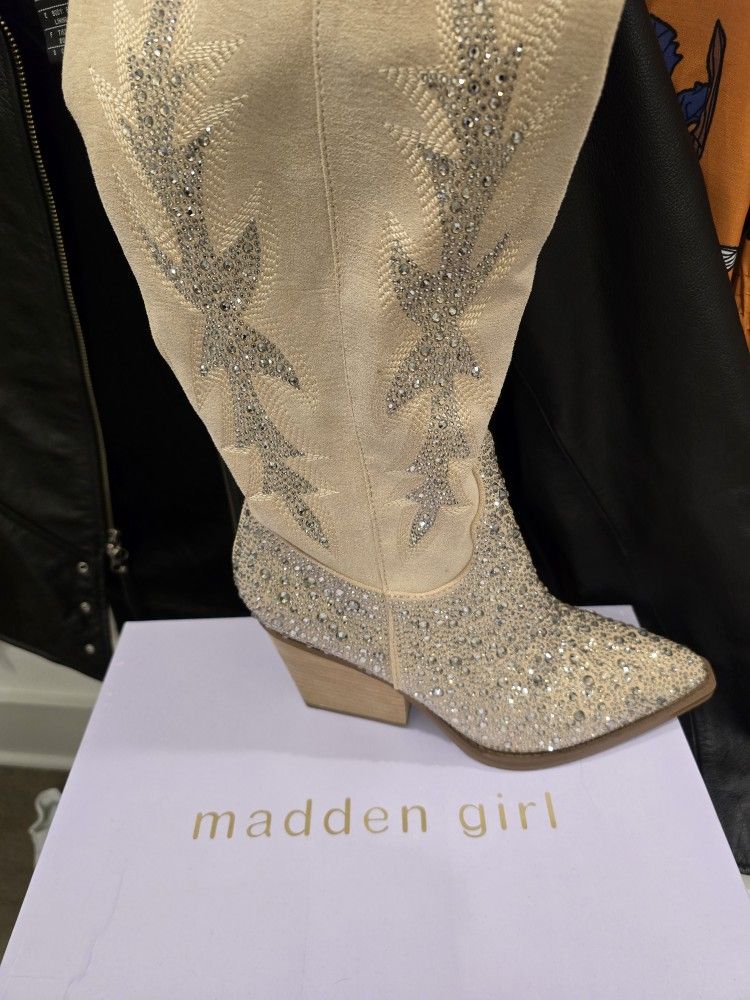 Women's Boots Size 8.5