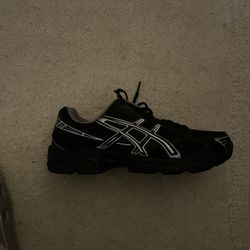 Asics Gel Kayano Black And Silver