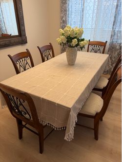 Dining table and 8 chairs