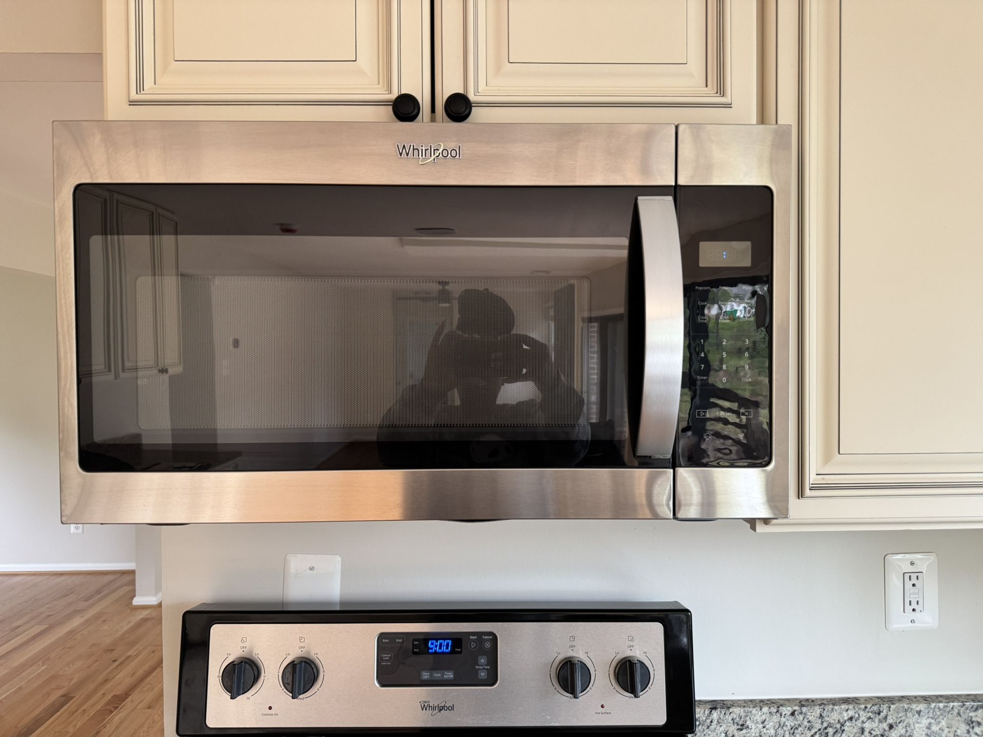 WHIRLPOOL Over The Range Microwave