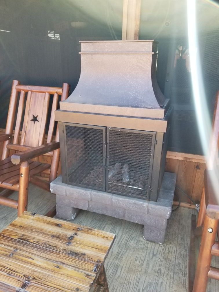 Outdoor fireplace