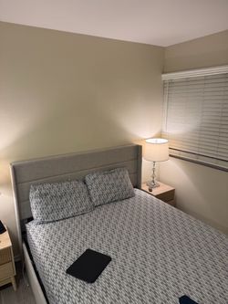 Hydraulic Lift Up Storage Upholstered Platform Bed and Mattress