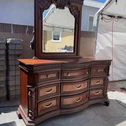 Fairmont Design Dresser