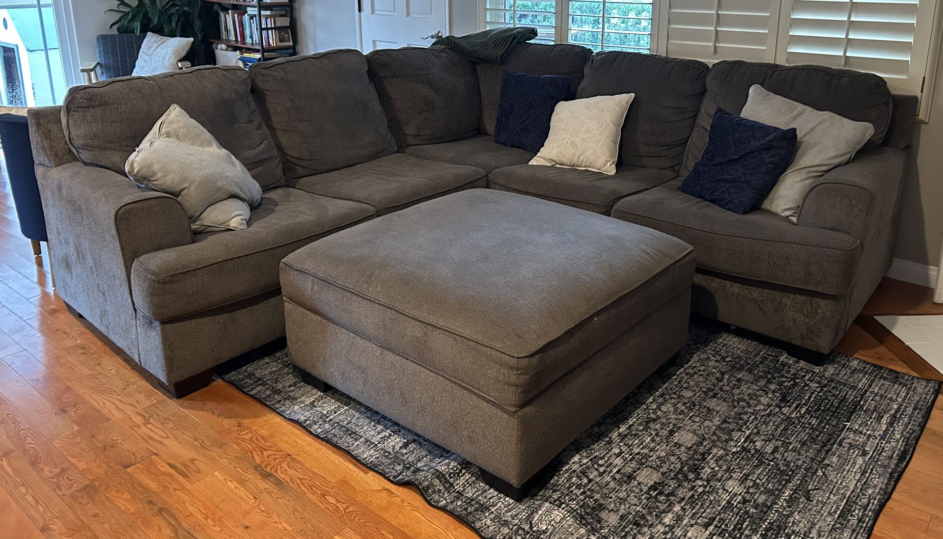 Sectional With Ottoman 