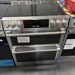 GE Profile 30" Slide-In Induction Smart Range – Double Oven – Excellent Condition