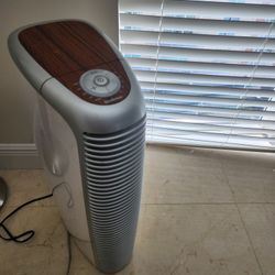 Brookstone Ion Air Purifier. Great If You Have Allergies for Sale in Miami FL OfferUp