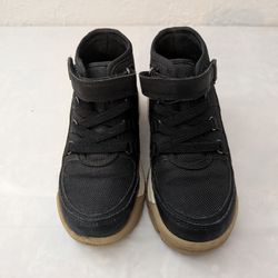 OshKosh B'gosh toddler boy easy-on sneakers in black. Size 12M US. 