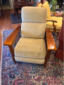 Ethan Allen recliner excellent condition