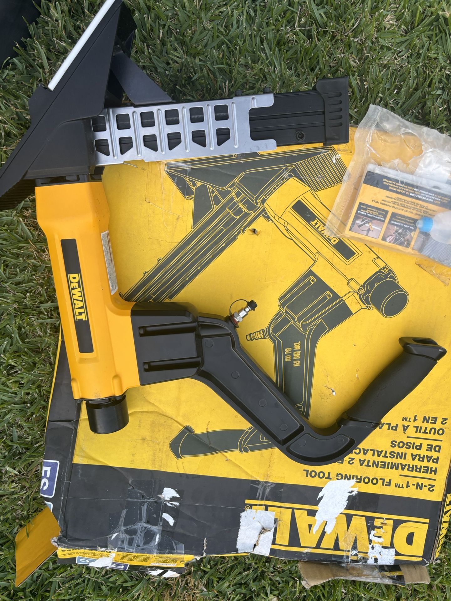 Dewalt Flooring Tool