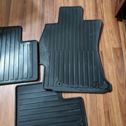 Subaru Car Carpets, Good Condition