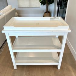 Land of Nod / Crate & Kids Baby Changing Table – Storage Shelves + Pull-Out Shelf