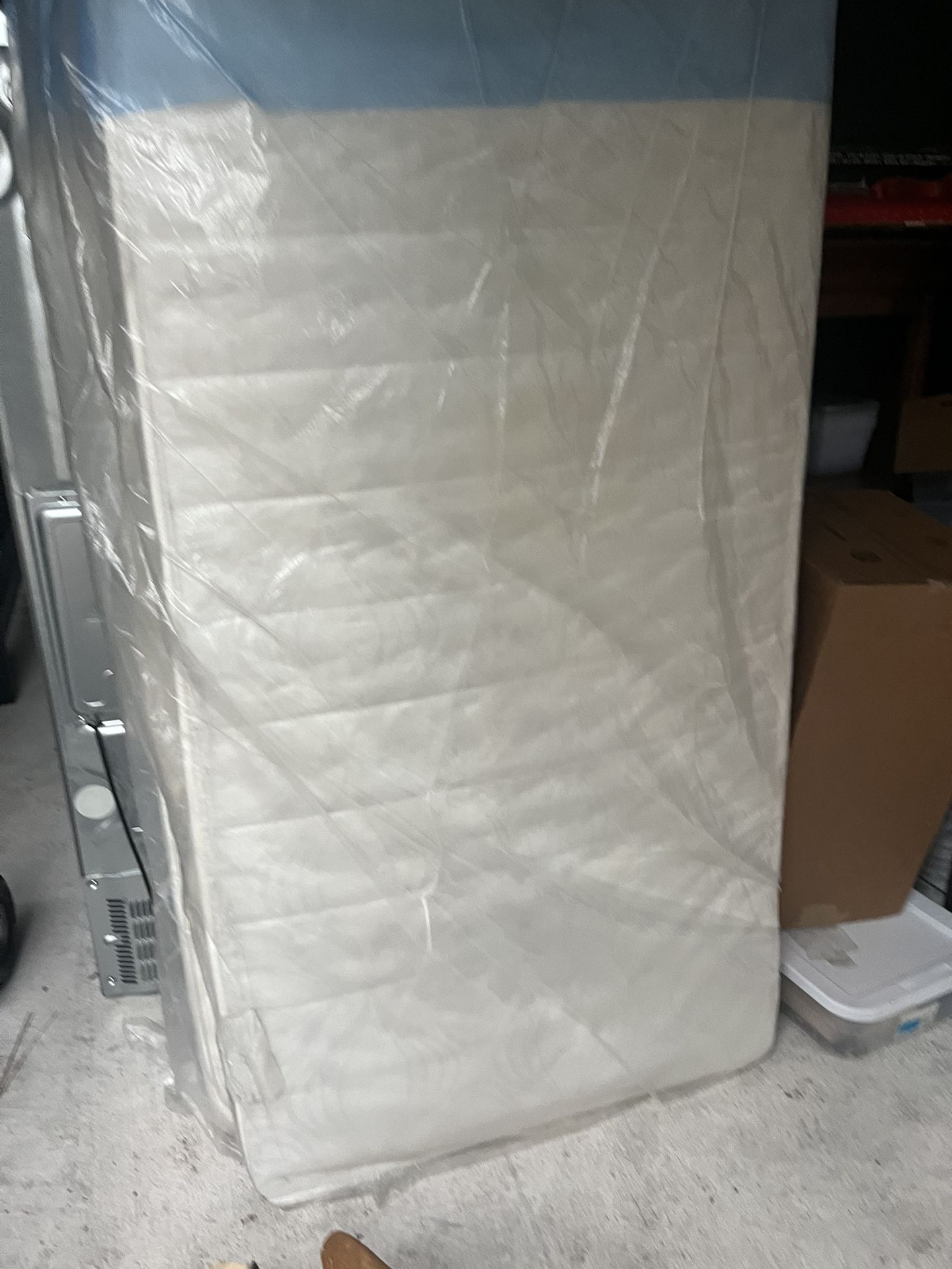 Twin Bed. Sets $75