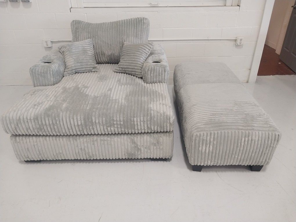 Fluffy Chair With Ottoman 