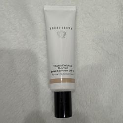 Bobbi Brown Vitamin Enriched Skin Tint