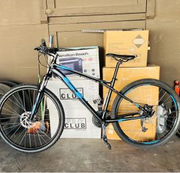 GT aggressor pro mountain Bike, Aluminum 6061 frame size Large, Double walls Rims size 27.5”, fit riders 5’8”to 6’3”
