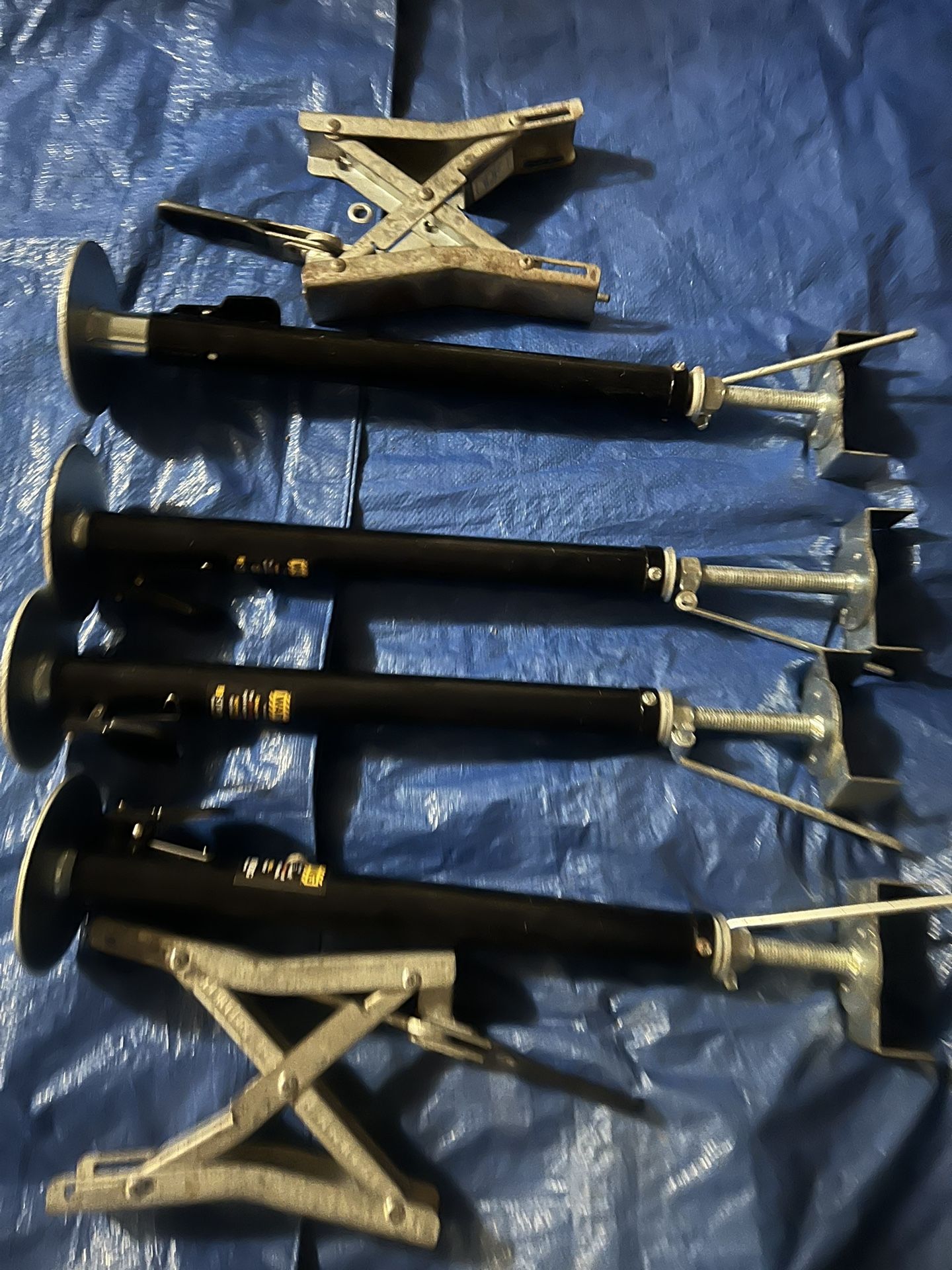 RV Jacks Stabilizer And RV Stabilizer Chock Wheel