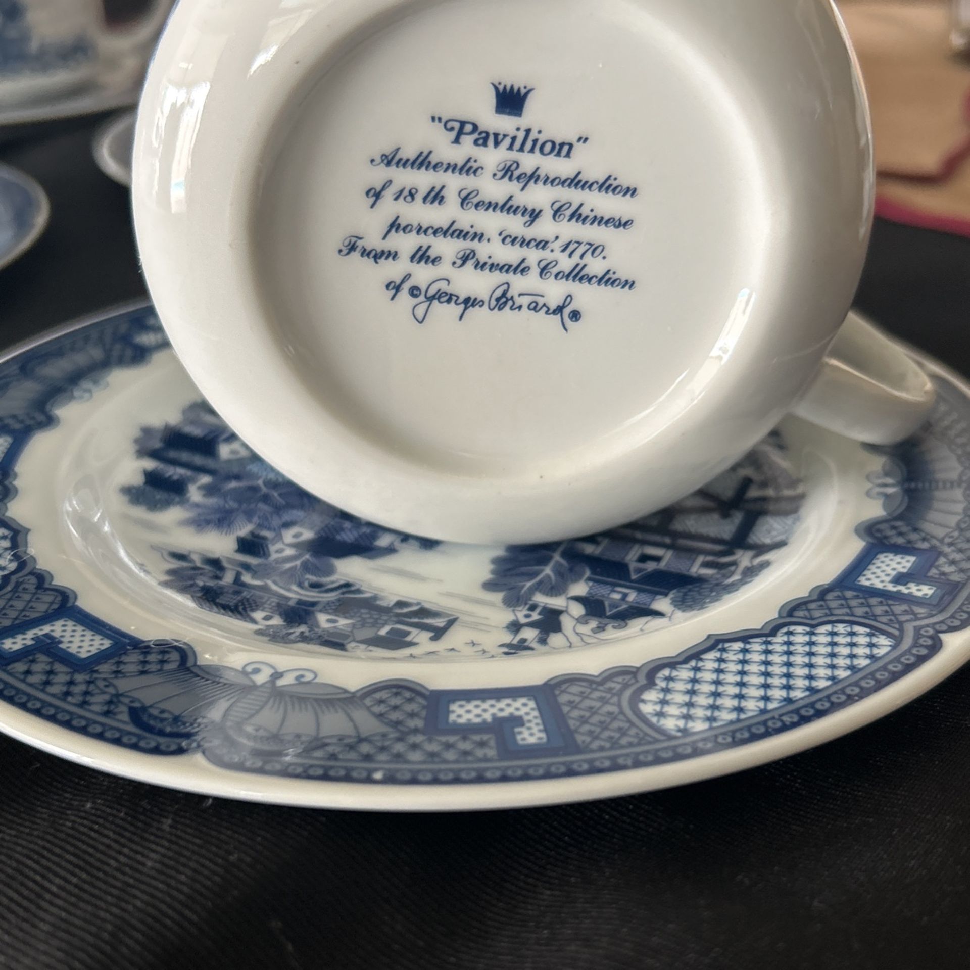 Pavilion Chinese Set