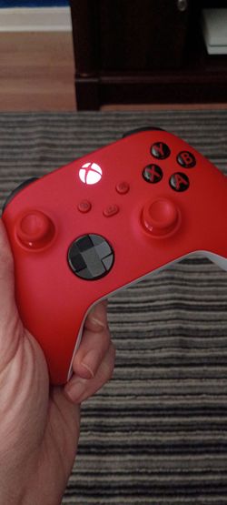 Xbox series X/S Controller with Charging Dock!