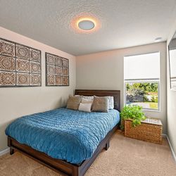 Queen size bed and memory foam mattress