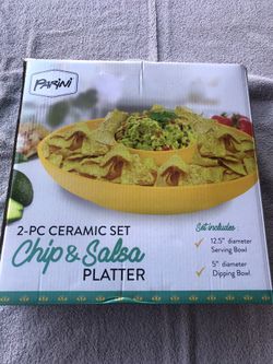 BRAND NEW UNOPENED Chip and salads ceramic platter set
