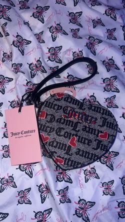 Juicy heart wristlet