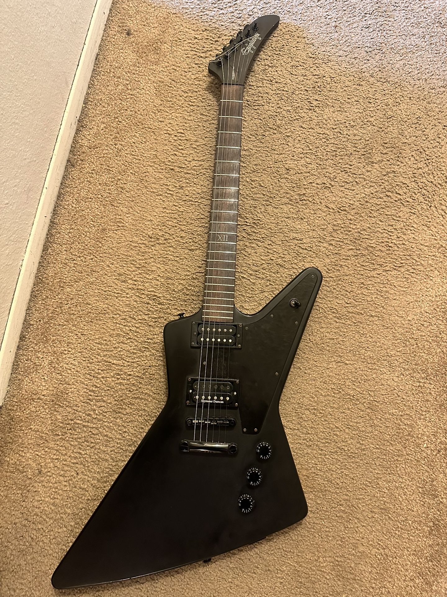 Epiphone Goth Explorer W/ Screamin Demon